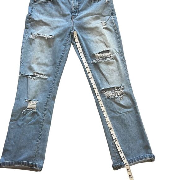 NINE WEST Taylored Cuff Capri Light Wash Distressed Stretch Cropped Denim Jean 4 - Picture 12 of 13